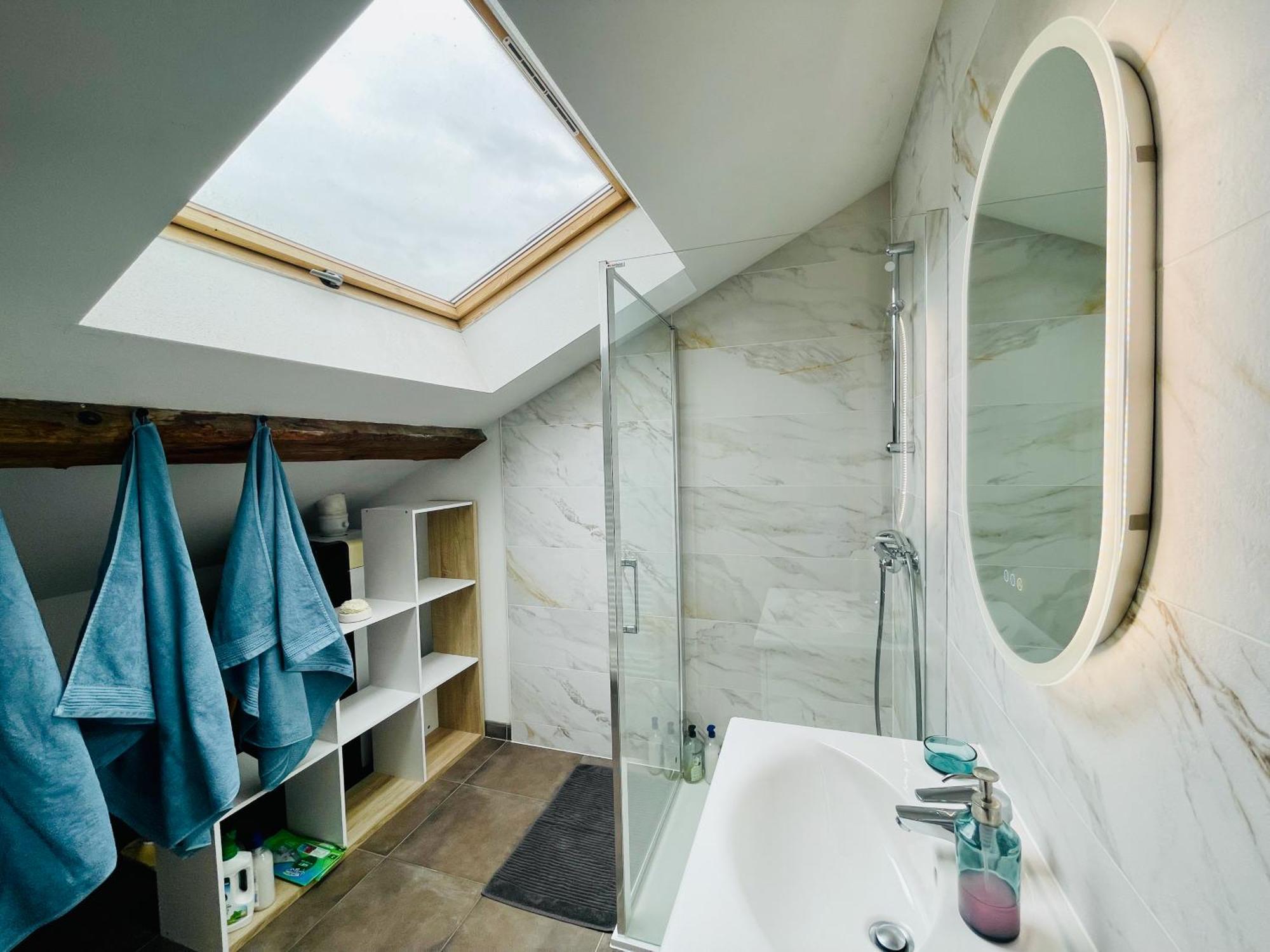 Sainte-Suzanne  Duplex + Parking Gratuit Facile 아파트 외부 사진